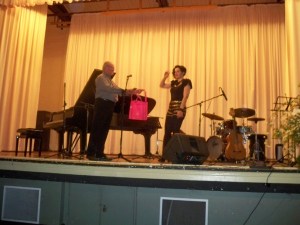 poetsandmegcorsonconcert 018 crop